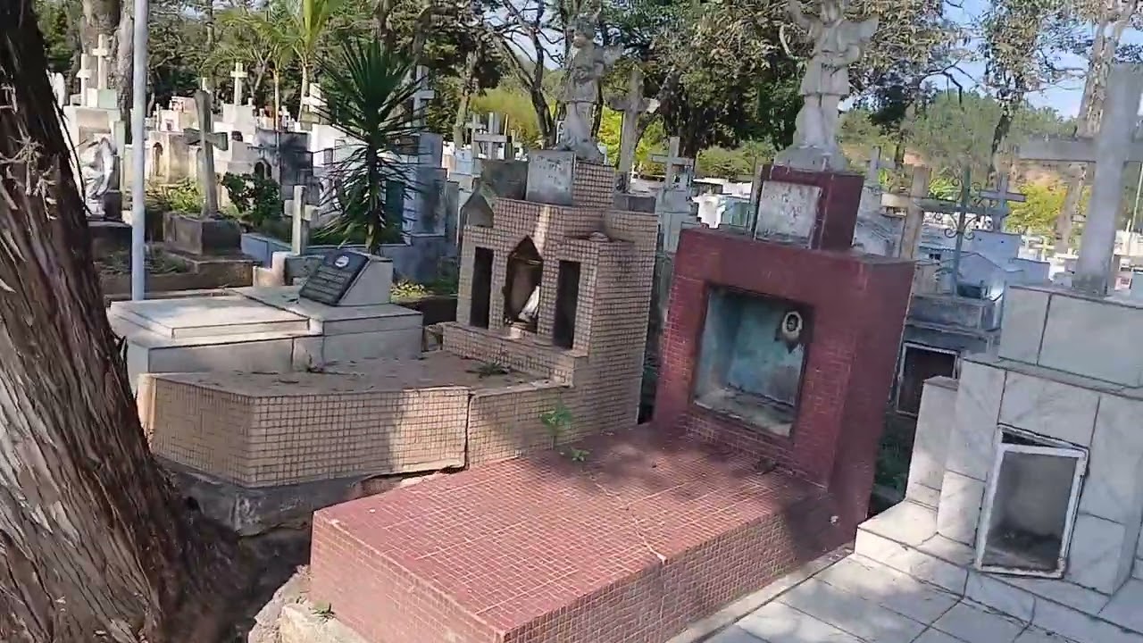 CEMITÉRIO MUNICIPAL BARUERI, SÃO PAULO.