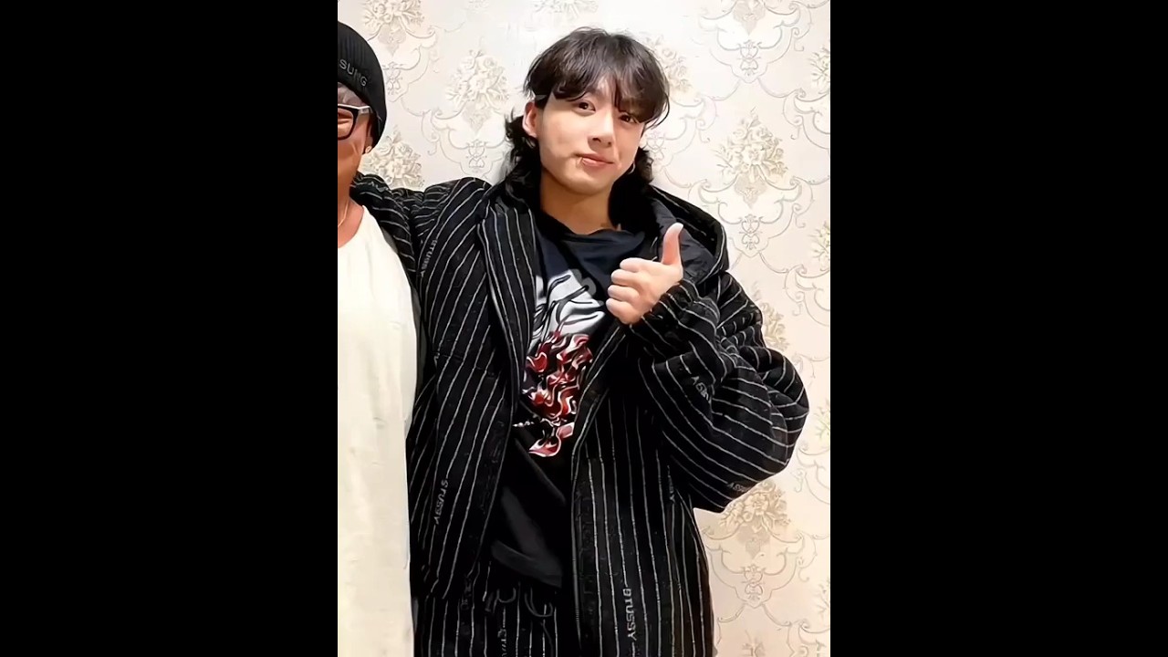 JUNGKOOK yesterday Weverse update 🖤 he was no longer using the app and dropped the bombshell .