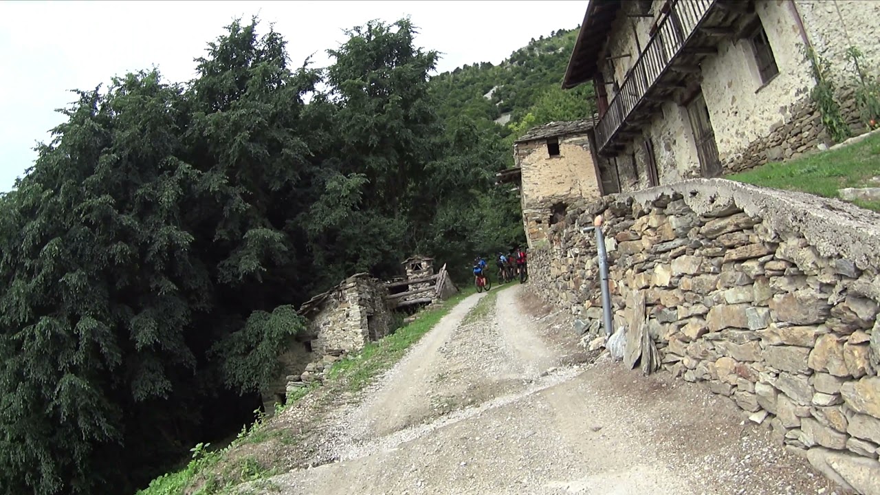 Toor San Damiano Macra  strada dei Cannoni colle Sampeyre  Elva