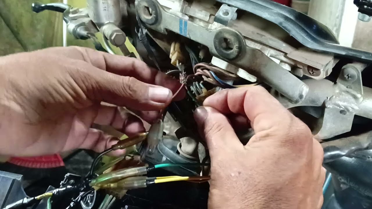 cara pasang lampu tembak 3 mata pada motor Jupiter z.mudah.cepat dan gampang.variasi lampu motor.