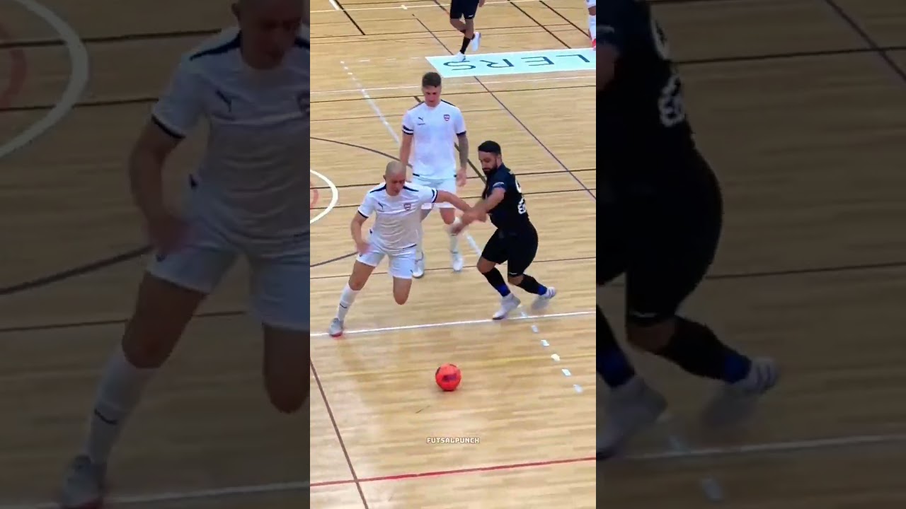 When you pick the wrong fight 👀🤣 #futsal #shorts #sweden