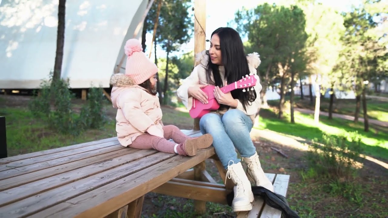 LYA- TITANIO (VIDEO OFICIAL)