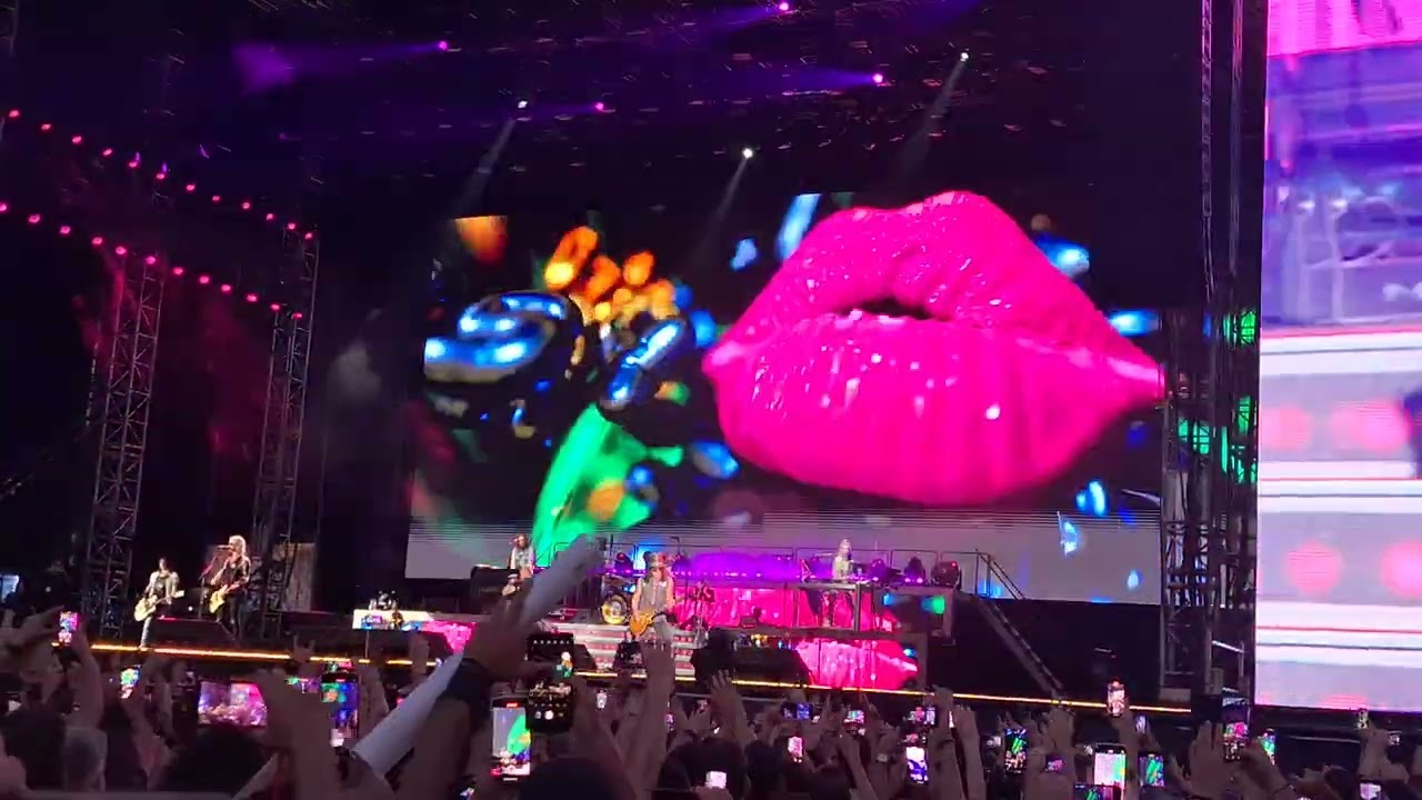 Guns N' Roses - It's So Easy (+ Intro) - 22.07.23 - Athens