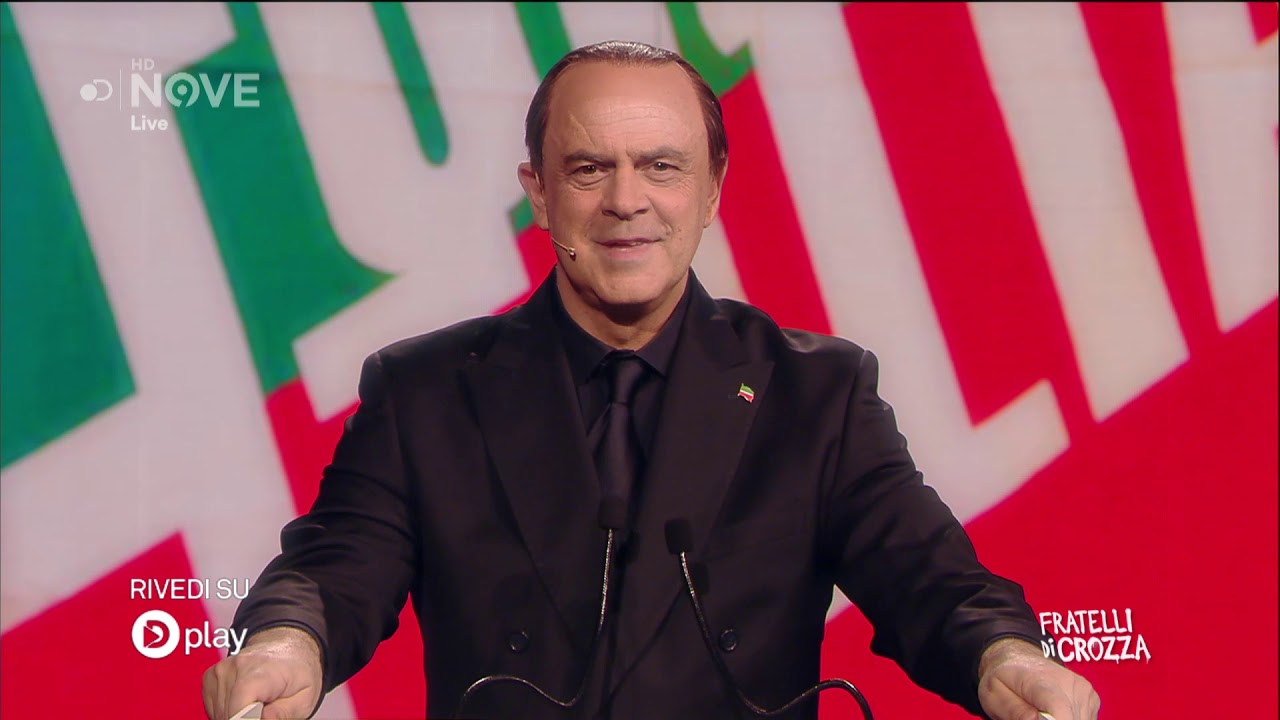 Crozza Berlusconi si difende dalle accuse, anche se non sa quali!