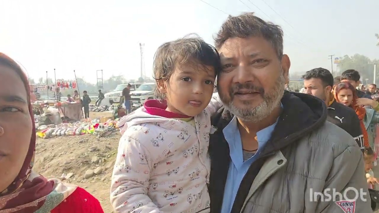 Shivratri k din mandir  yashu. me or  yashu k papa line me sabhi bhakto ke sath #viralvideo 
