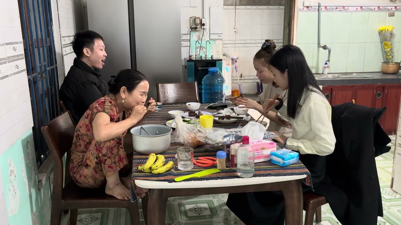 Cơm sáng 12/2/2026