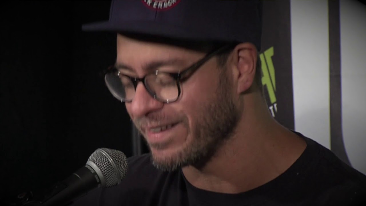 Amos Lee - Windows Are Rolled Down | 106.3 Studios Session 09-18