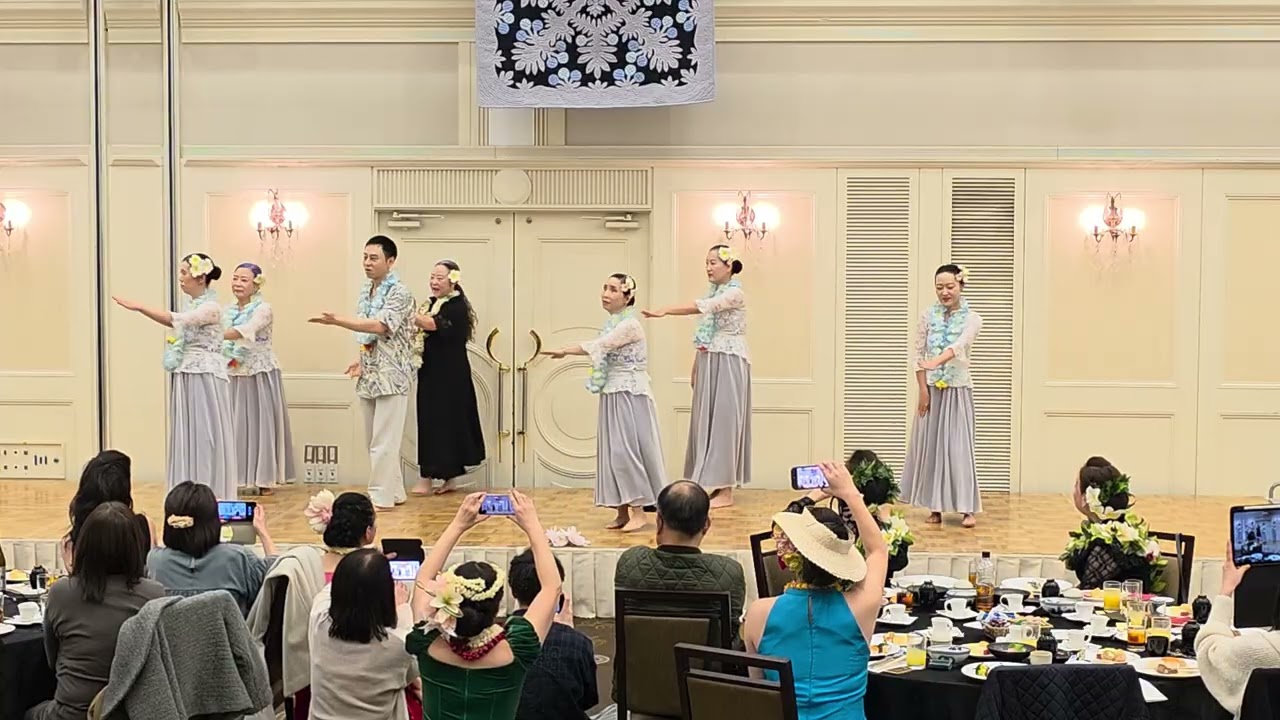 Aloha aku aloha mai (룩스 빛 아트 컴퍼니)