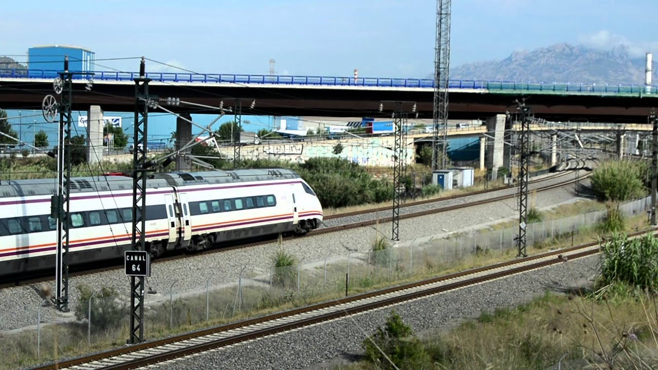 Trenes RENFE Alta Velocidad por el Papiol