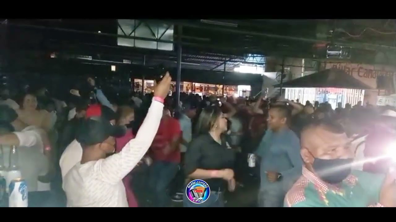 LESLY SANTAMARÍA/ EL PAVO EN EL TUCO