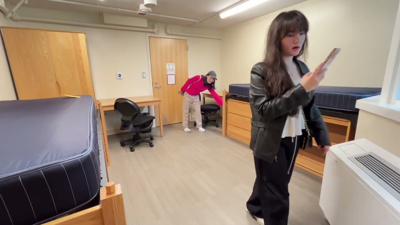MIT freshman dorm room makeover ￼