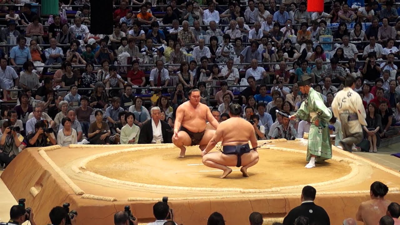Tournoi de Sumo a Nagoya: combat de Hakuhō Shō, le plus grand champion actuel