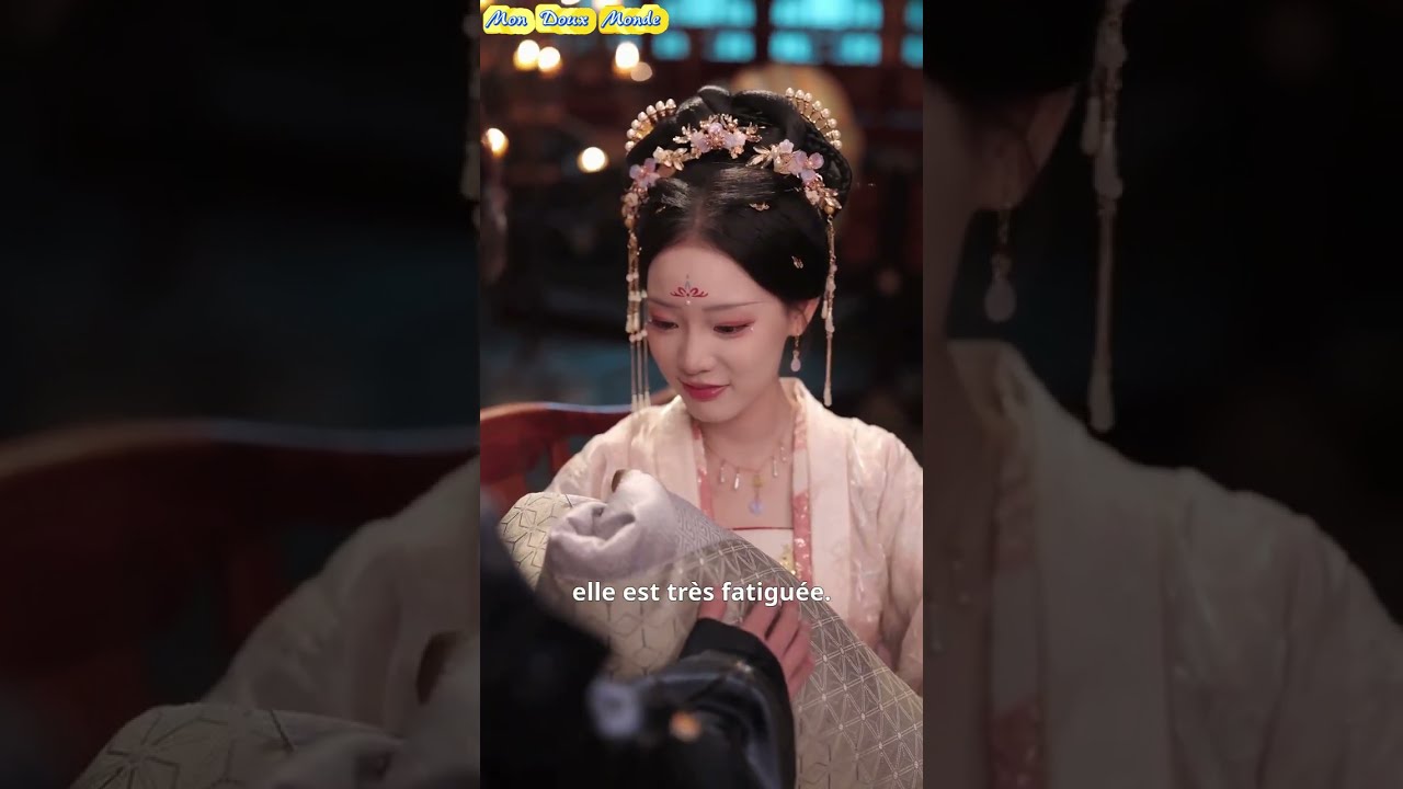 Une fille divine lit les pensées, sauve son père et l’élève jusqu’au trône suprême.