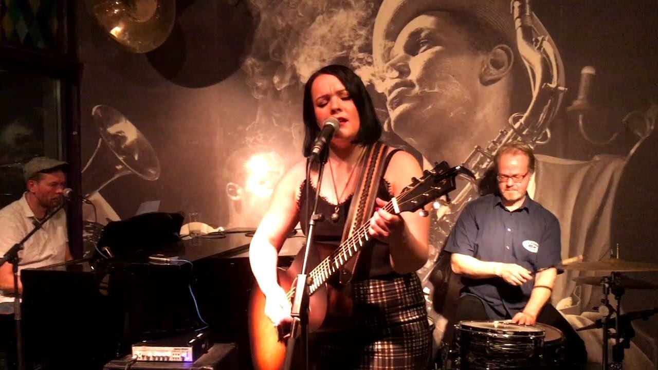 Suvi Karjula - Hopeinen veitsi