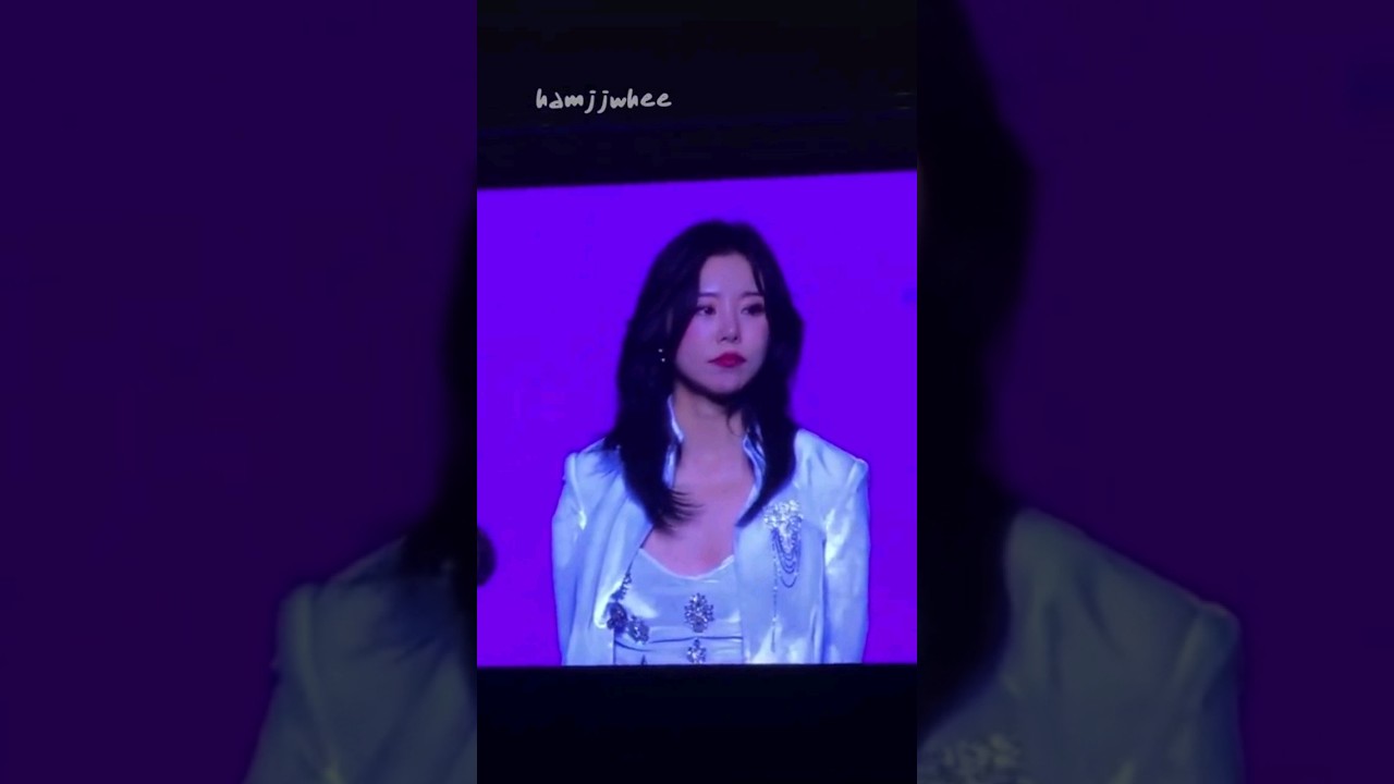 how dare she look like that? #wheein #mamamoo #shorts #kpop
