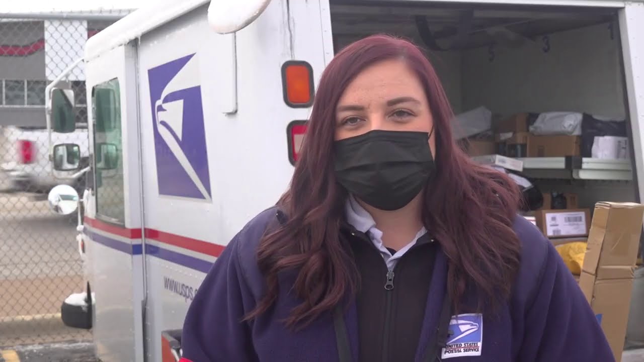 How USPS mail carriers work in the winter weather