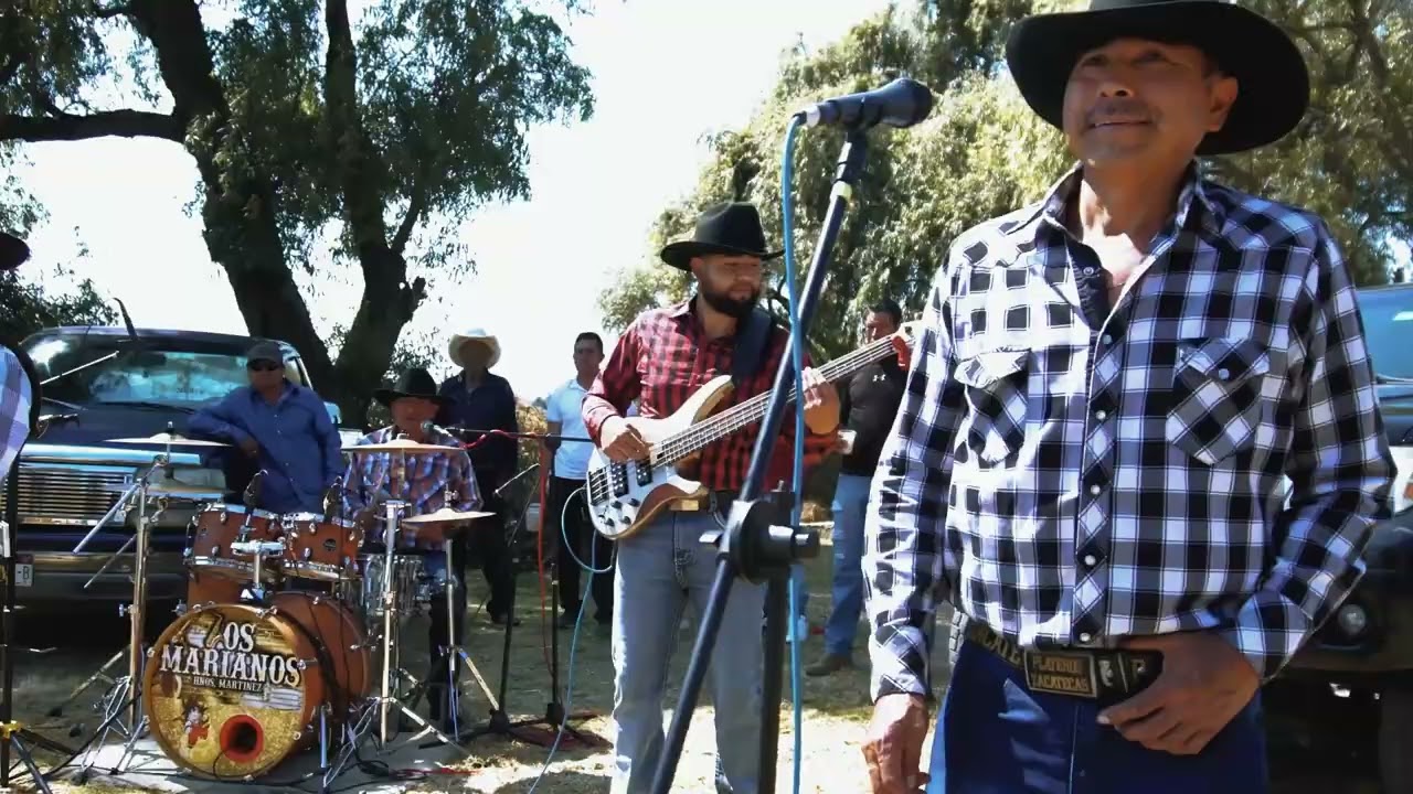Les compartimos el primer videos  sesión  en vivo(Mi buena suerte) los Marianos Hermanos Martínez .