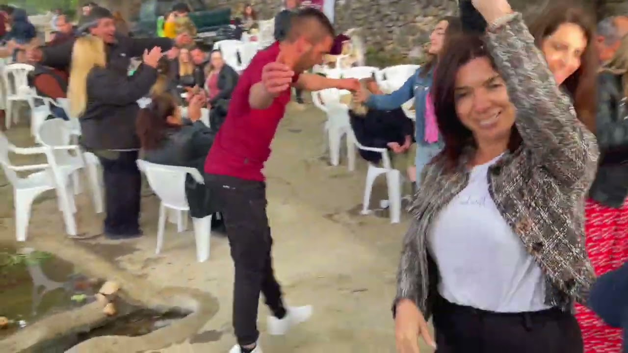 Καλό Μήνα - Πρωτομαγιά στη Νάξο - Νησιώτικα Βερύκοκκος
