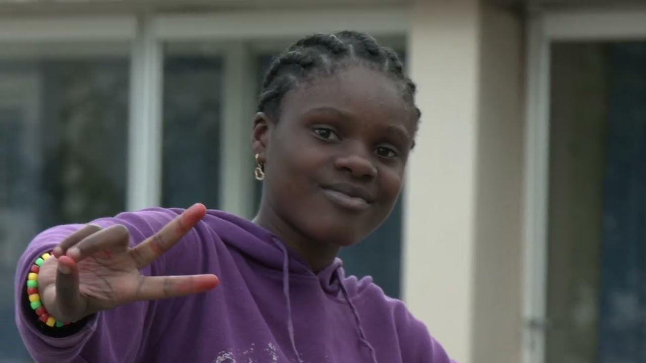 Une animation de rue.