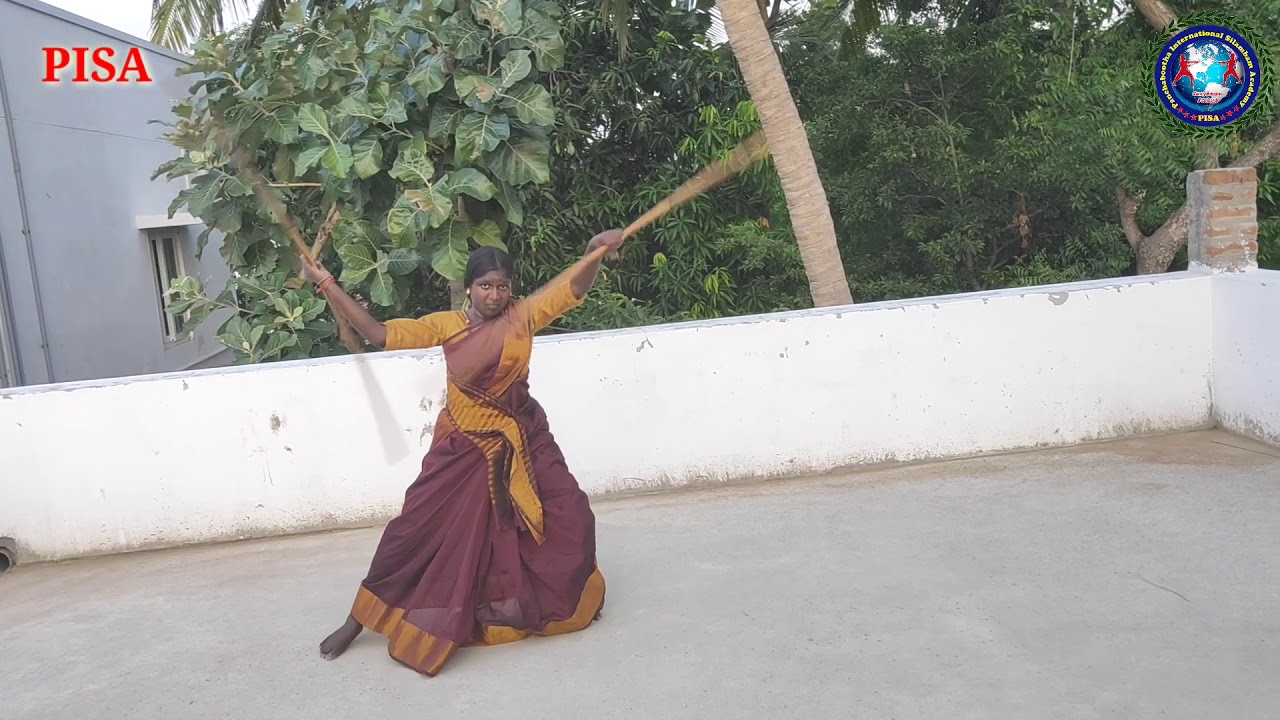 Silambam/Lady Double Stick Silambam Rotation/சிலம்பம்/இரட்டை கை சிலம்பம் சுற்றும் பெண்