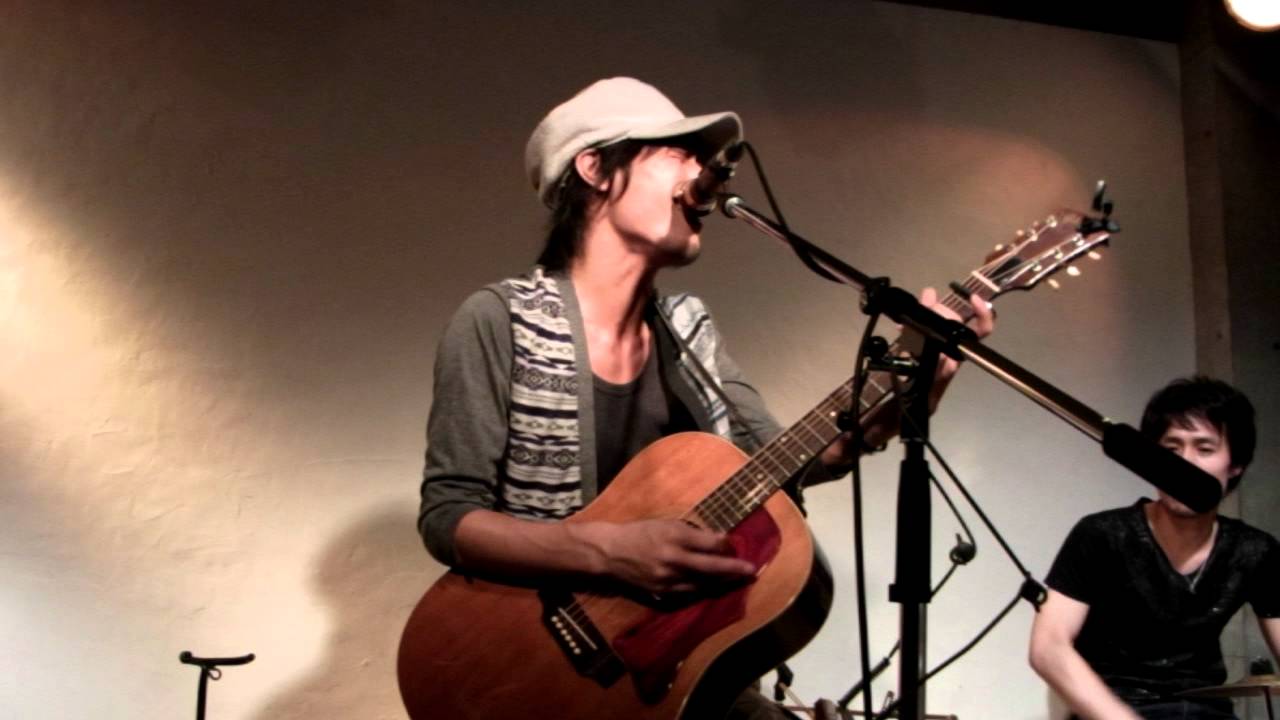 山元サトシ「一輪の花」
