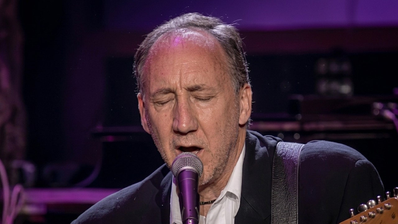 Pete Townshend - Let My Love Open The Door - 8/7/1993 - Brooklyn Academy of Music (Official)