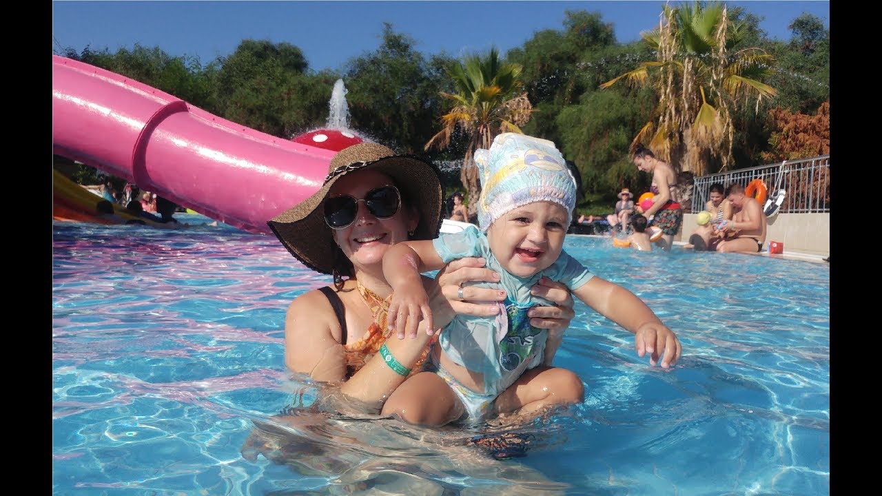 BERKAY BEBEK VE ELİF NASHIRA AQUAPARKI DAĞITTI. EĞLENCELİ   VİDEO
