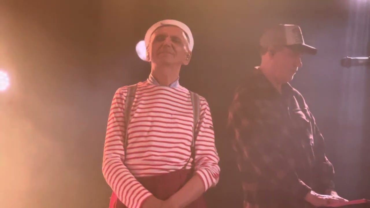 MY SUBMISSION - DEXYS (Kevin Rowland) live@Tolhuistuin Alkmaar 13-10-2023