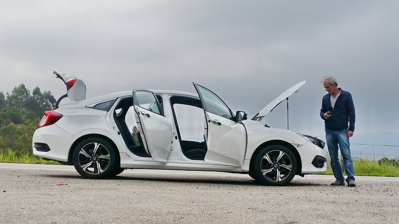 Honda Civic Touring no uso com Arnaldo Keller