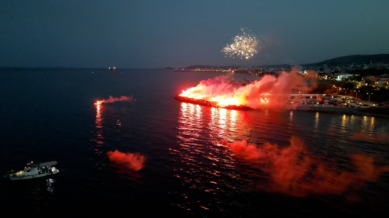 Η στιγμή που το Νήσος Σάμος αποδίδει χαιρετισμό στην Αγία Παρασκευή Καστέλου στη Χίο