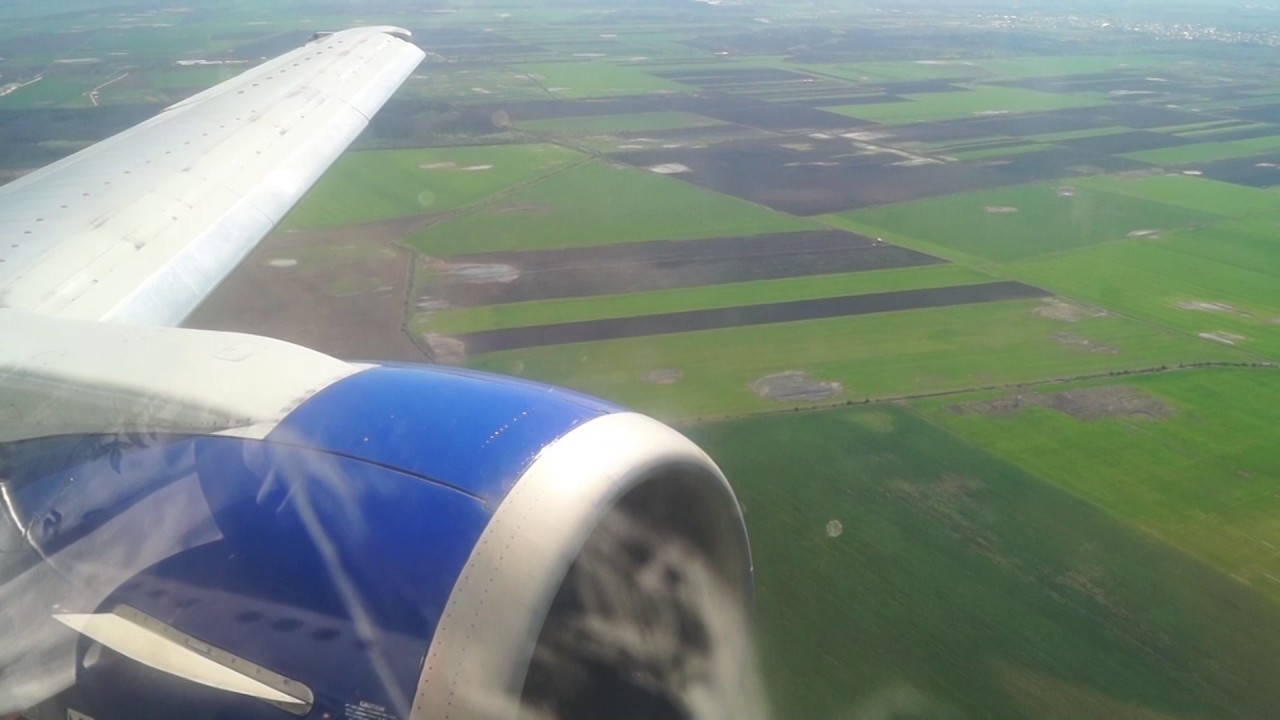 Blue Air 737-400 landing @ Bucharest (LROP/OTP)