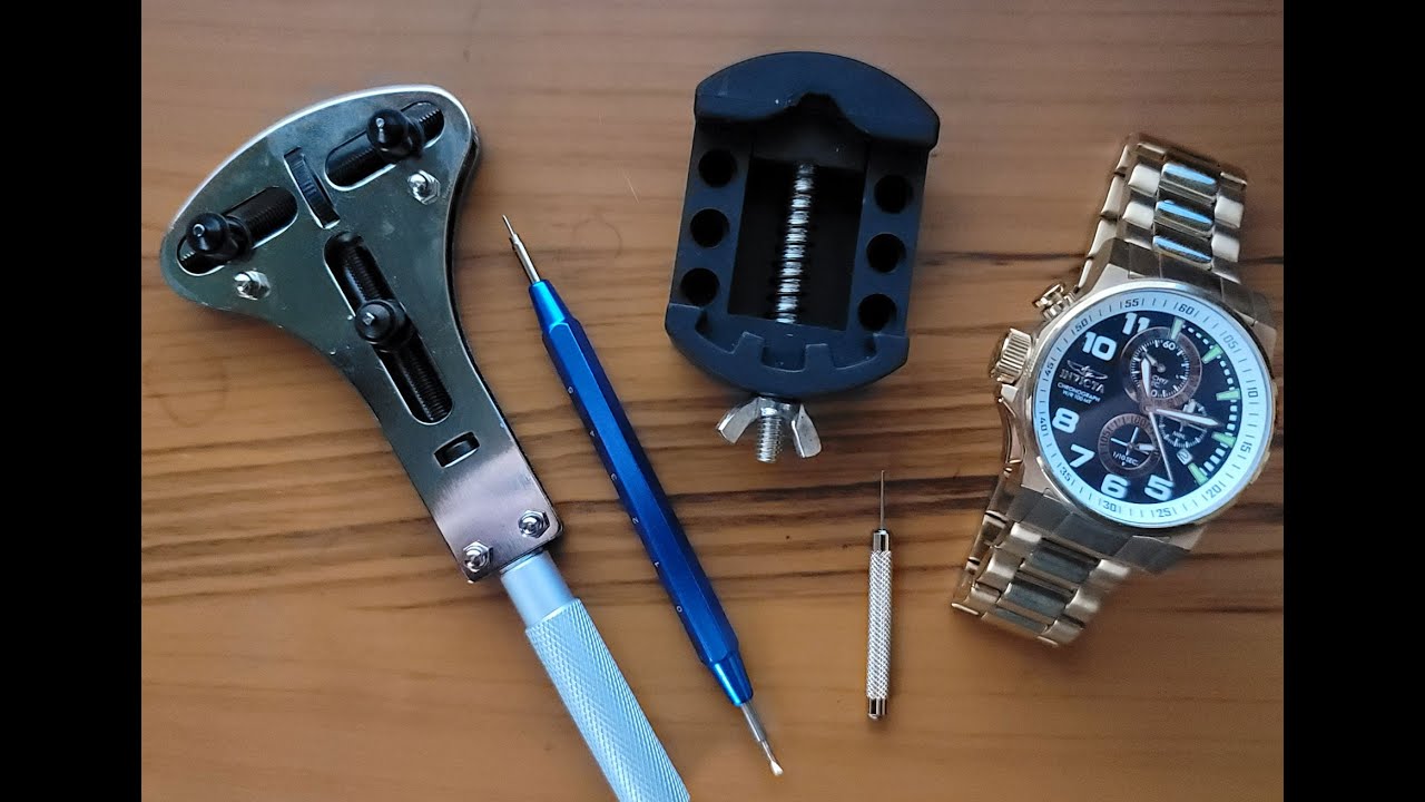 Changing the battery on an Invicta Watch - Model 14956 - Duracell 370/371 Battery