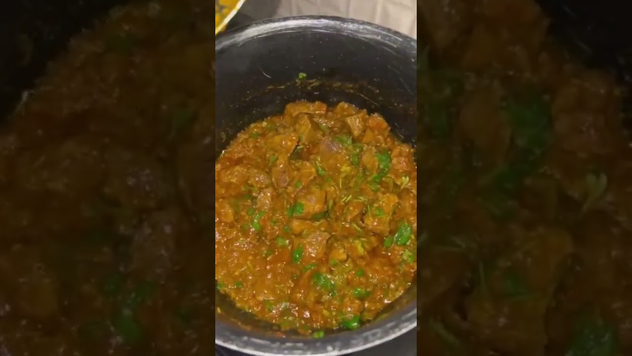 “Winter vibes: Succulent mutton in lush green saag! 🍛 Who’s craving this Punjabi delight?