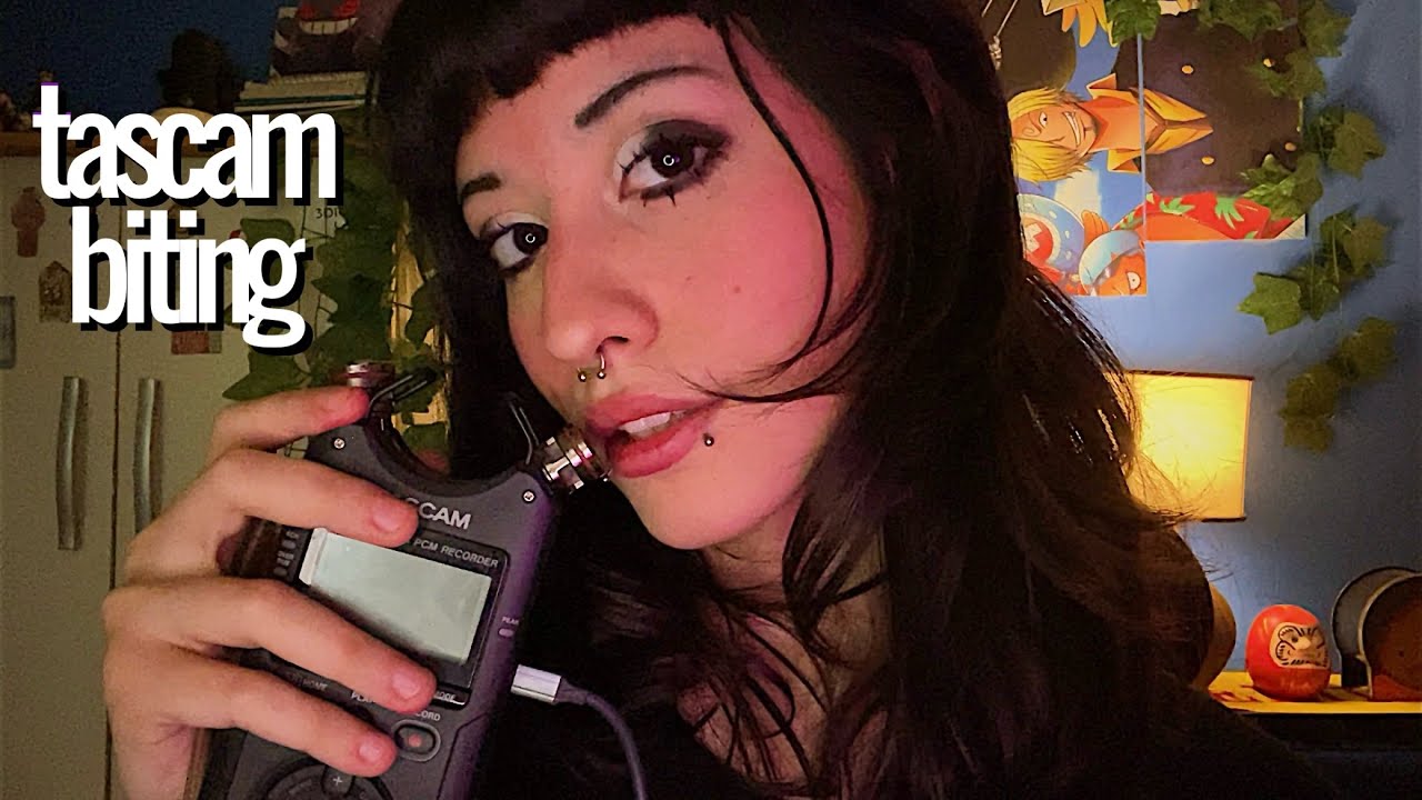 ASMR ☆ MIC BITING no TASCAM e HAND MOVEMENTS com sons de boca