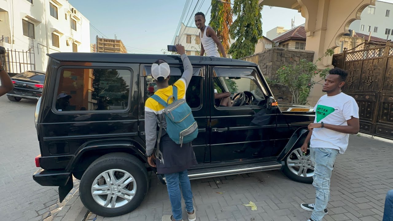 Kenyan Prince Flaunts New G Wagon In Mombasa!!