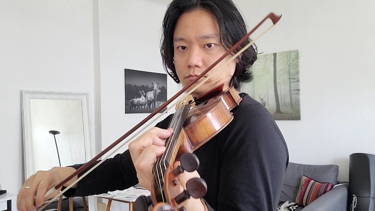 Put your fingers (kind of)in Fifth - Bach 2. Fuga