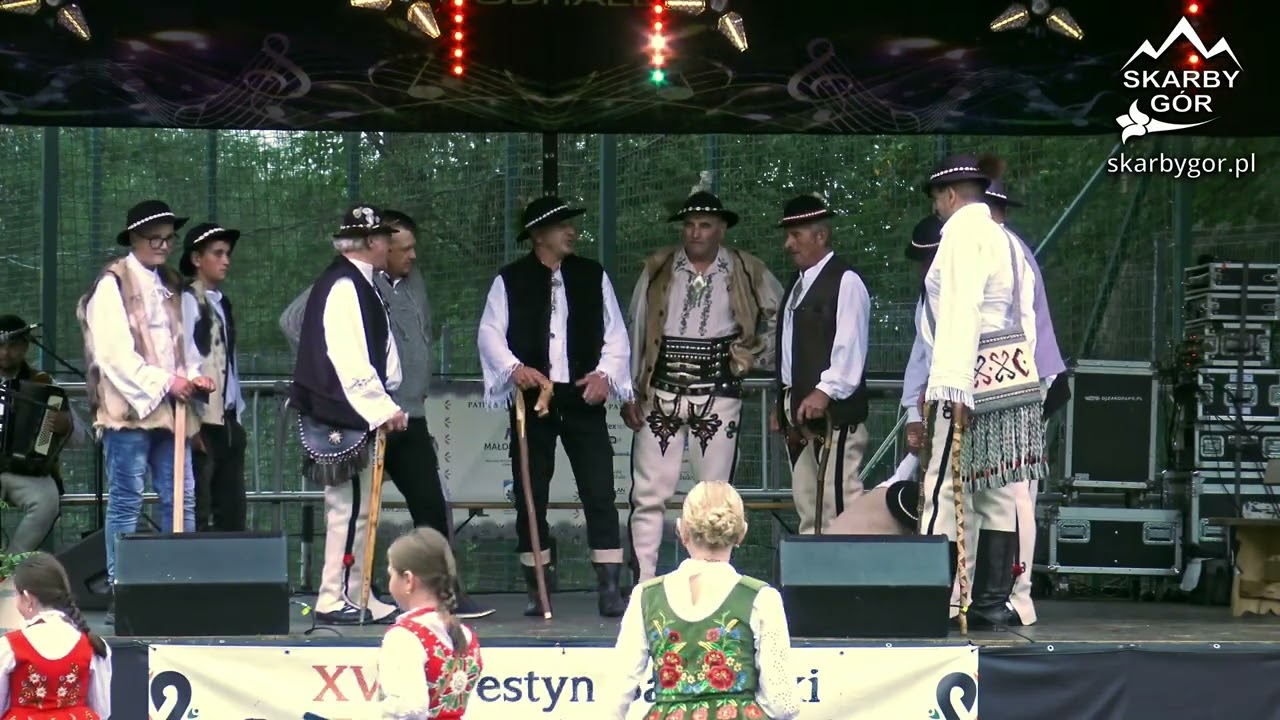 XVIII Festyn Bacowski - prezentacja baców prowadzących redyk