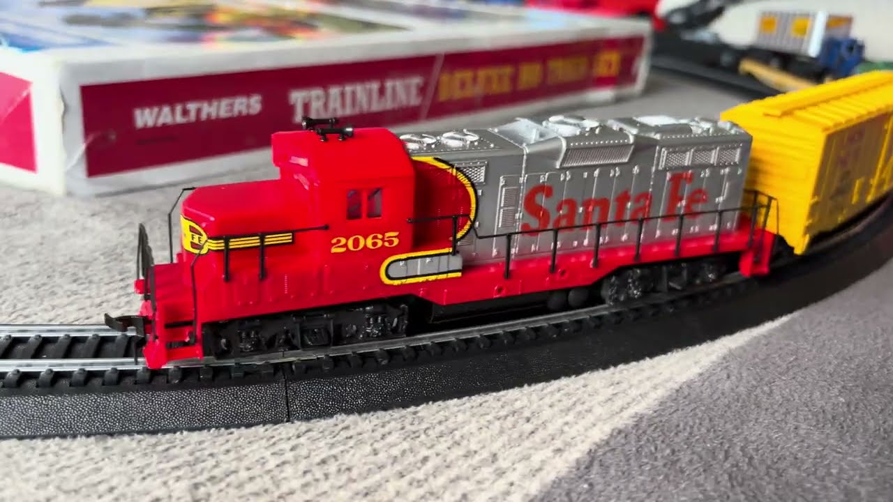 HO Scale Walthers Train set | A look into a vintage set