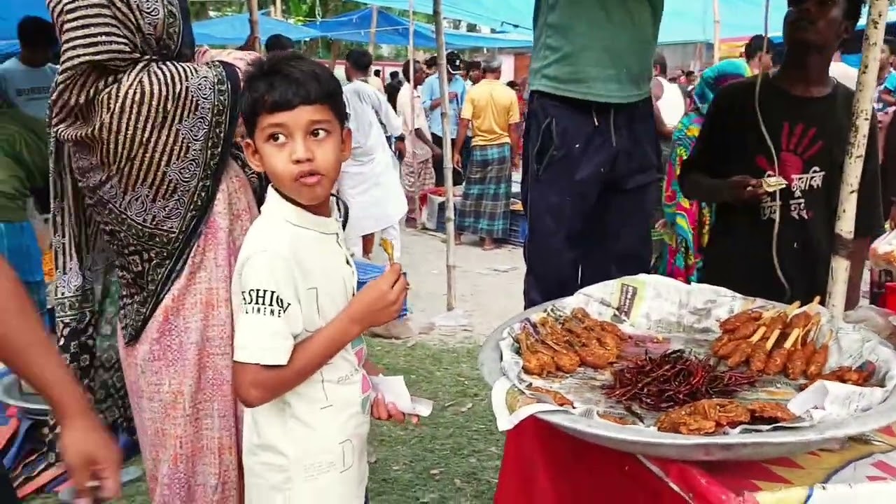 গ্রাম বাংলার মেলা মানেই শৈশবের সুখ, রঙিন স্বপ্ন আর প্রাণখোলা হাসি ♥️
