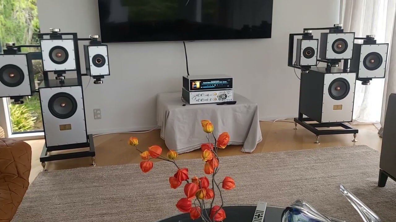 Orchestalls 700R 4-way Horizontal Arrangement Speakers at Christchurch, Korea, Samsung Mob. Record.