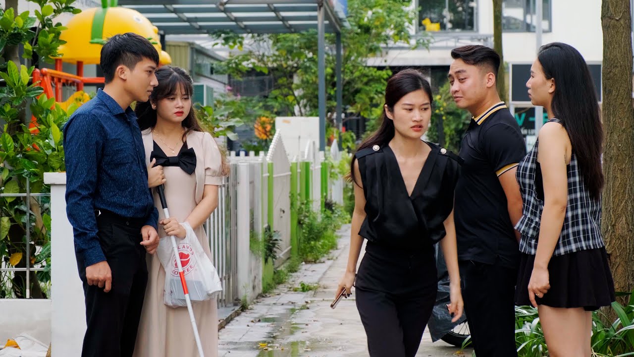 Người Vợ Mù Của Chủ Tịch Mất Trí Nhớ Bị Tiểu Tam Trộm Nhẫn Đánh Giữa Đường Và Cái Kết - Tập 1028