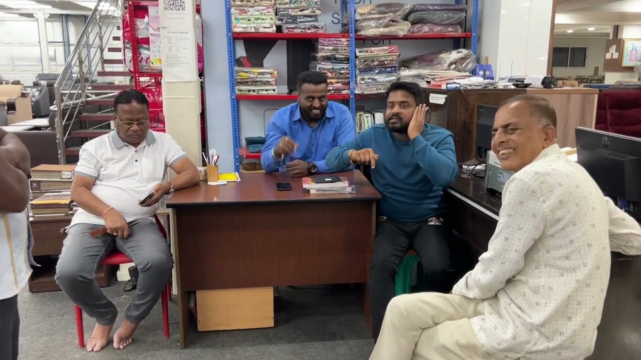 सोसायटी फर्निचर मधली चर्चा😀😀 | मालक म्हणुन मी किती काम करतो सर्जेराव आणि सगळे पप्पाना सांगतायत😇😇