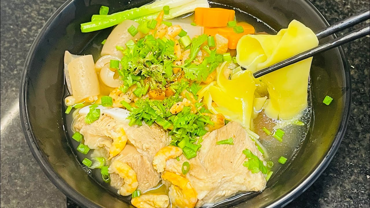 Cách nấu Hoành Thánh Lá siêu hấp dẫn nổi tiếng khu phố người Hoa