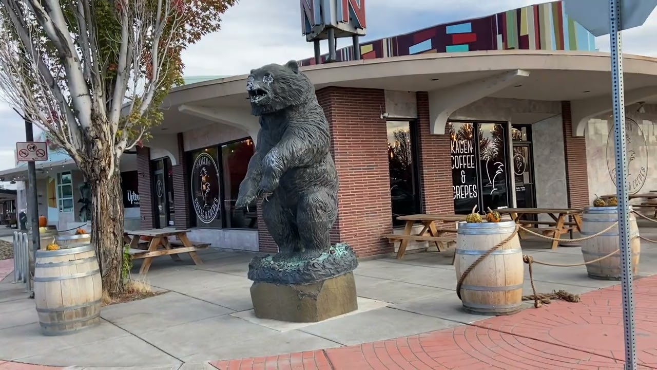 WALKING TOUR OF UPTOWN SHOPPING CENTER IN RICHLAND, WASHINGTON (10/25/2022)