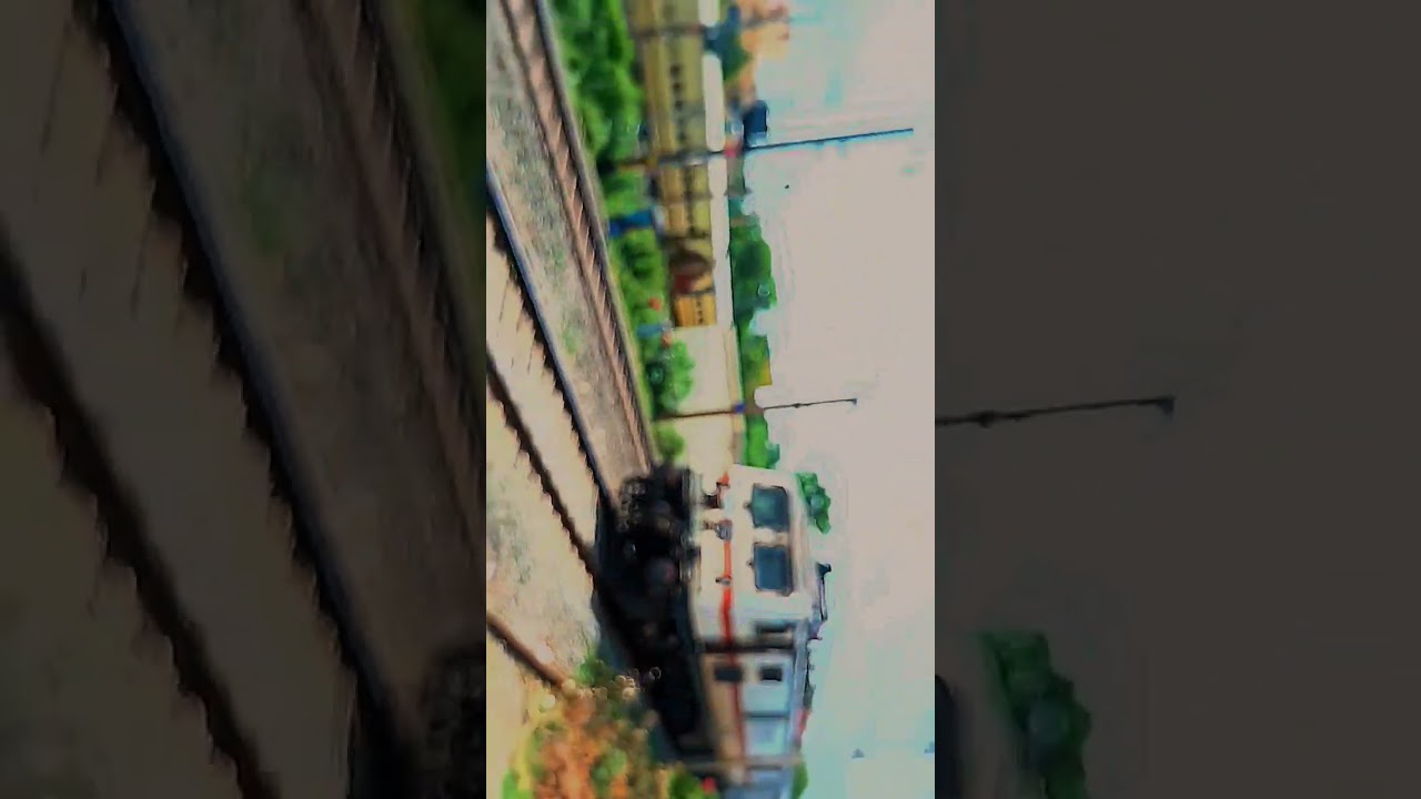 Dankuni local overtakes Sealdah Bikaner AC Duronto Express🔥🔥