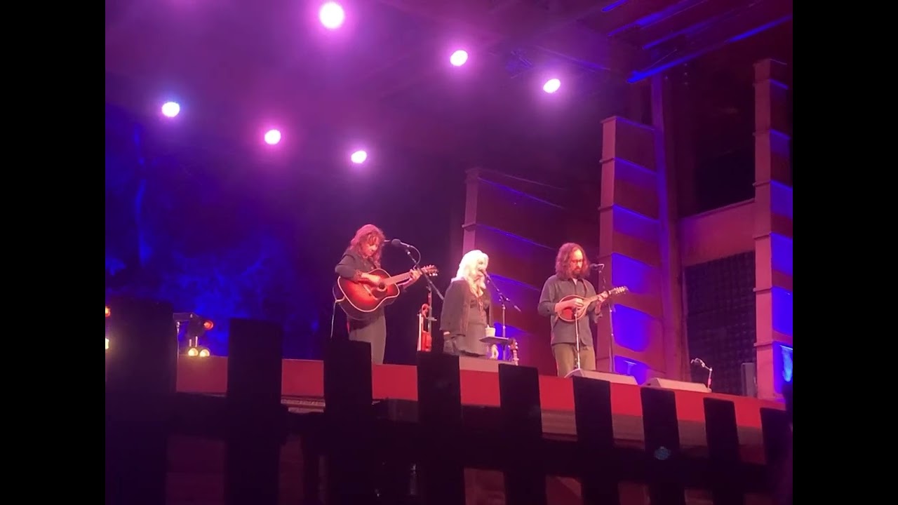 Emmylou Harris & Watchhouse — Godspeed (Dixie Chicks) Planet Bluegrass Mabon Festival 2022