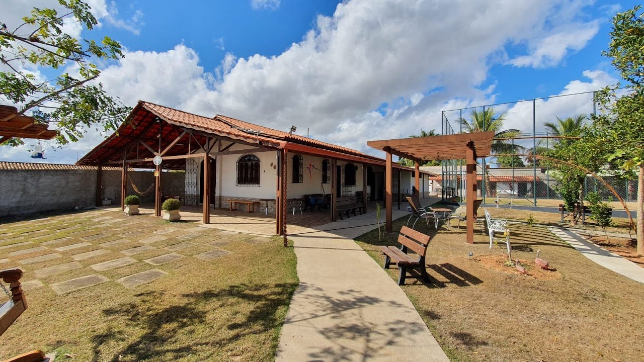 Vendo excelente sítio Juiz de Fora / Goianá MG. 3 quartos, 3 banheiros, piscina, campo de futebol.