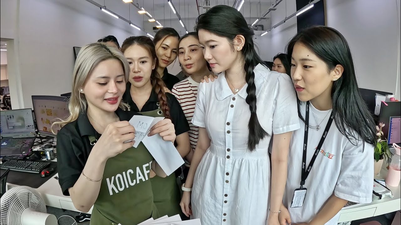 최고 매출을 찍은 직원들에게 깜짝 복불복 보너스를 줬습니다! 과연 주인공은 누구?