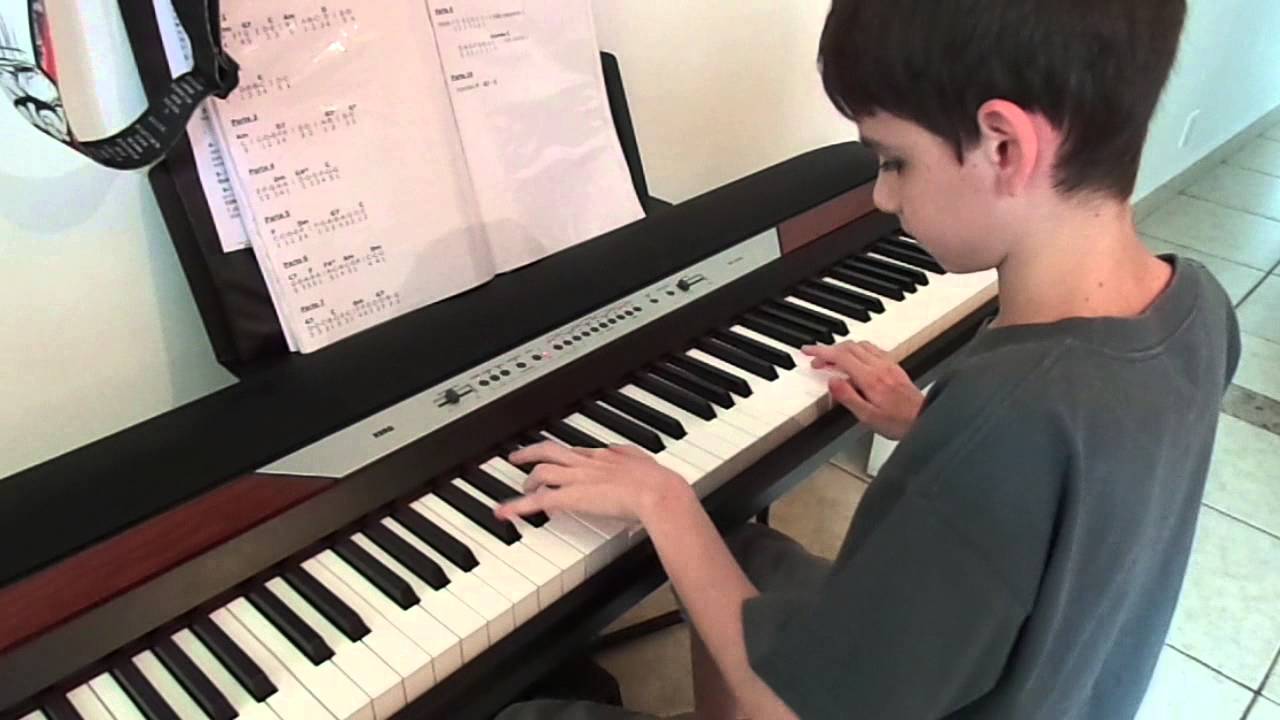 Ave Maria com Vitor no teclado