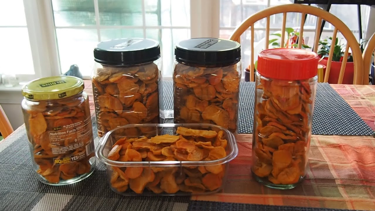 在家制作甜柿果干 -- dehydrate Fuyu persimmons 